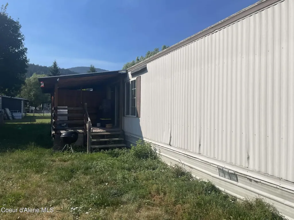 8638 W Park Loop Rathdrum ID 83858
