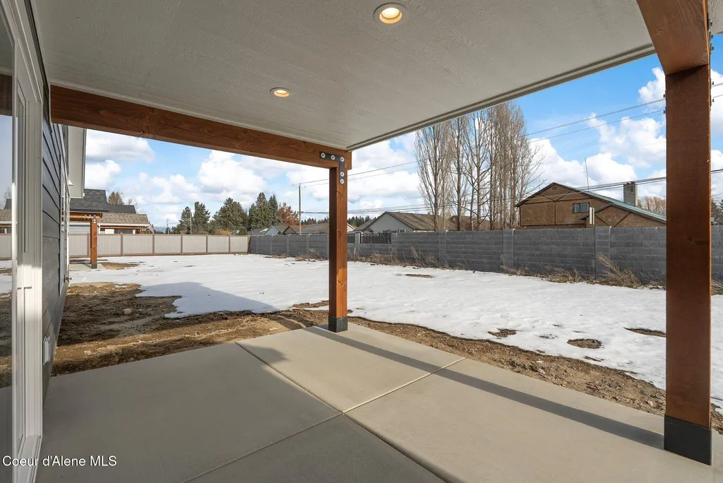 2238 Maverick Court Sandpoint ID 83864