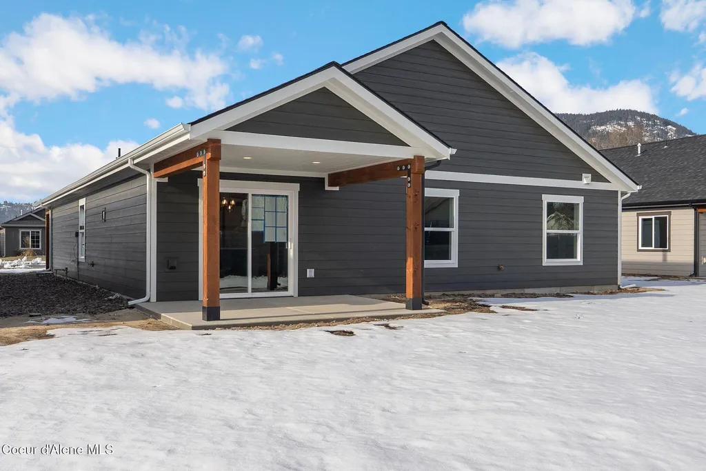2238 Maverick Court Sandpoint ID 83864