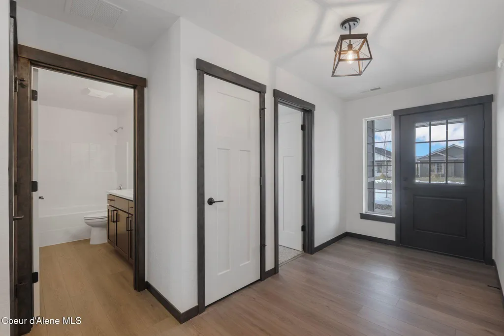 2238 Maverick Court Sandpoint ID 83864