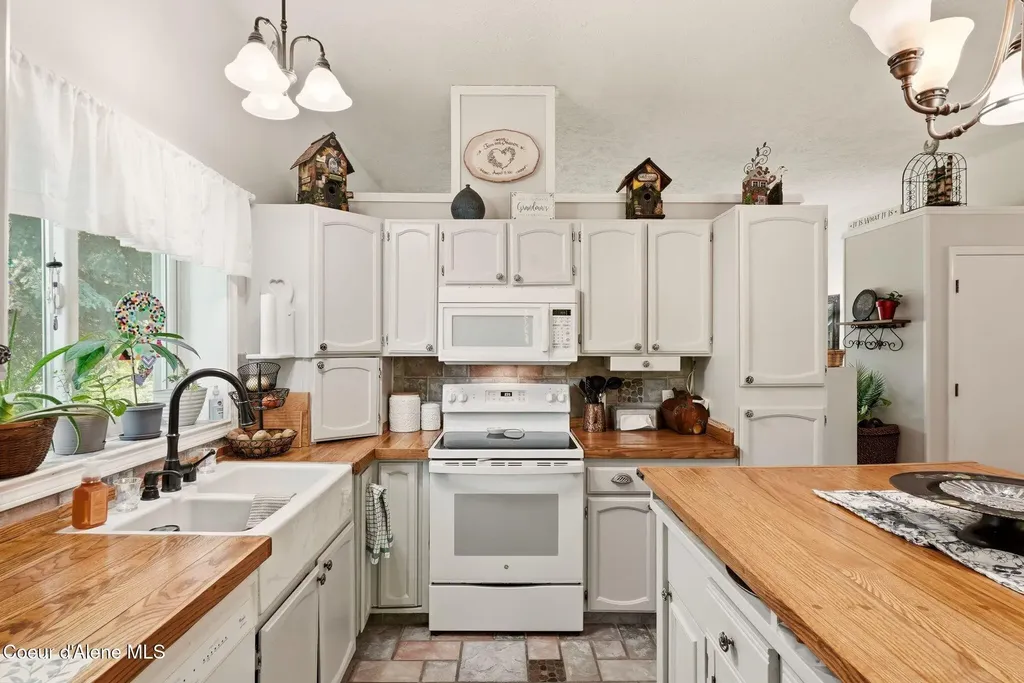 13823 E Crown Avenue Spokane Valley WA 99216