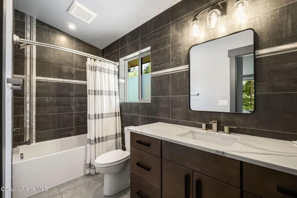 37 Birch Haven Drive Sagle ID 83860