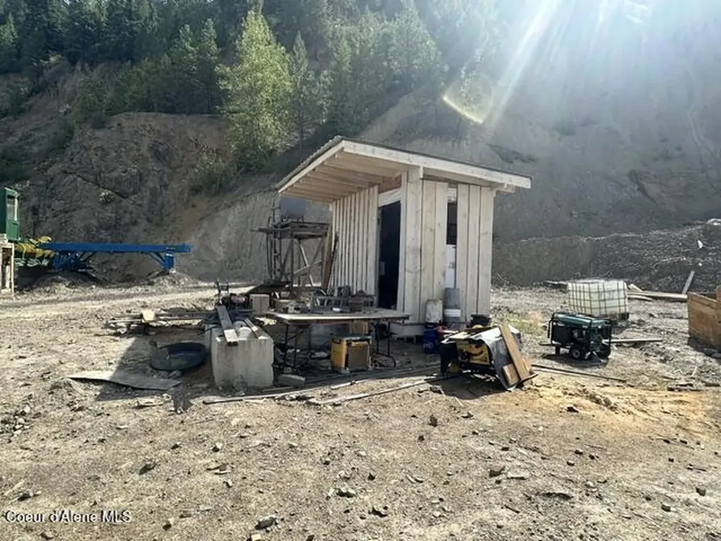 83895 S. State Highway 3 St. Maries ID 83861