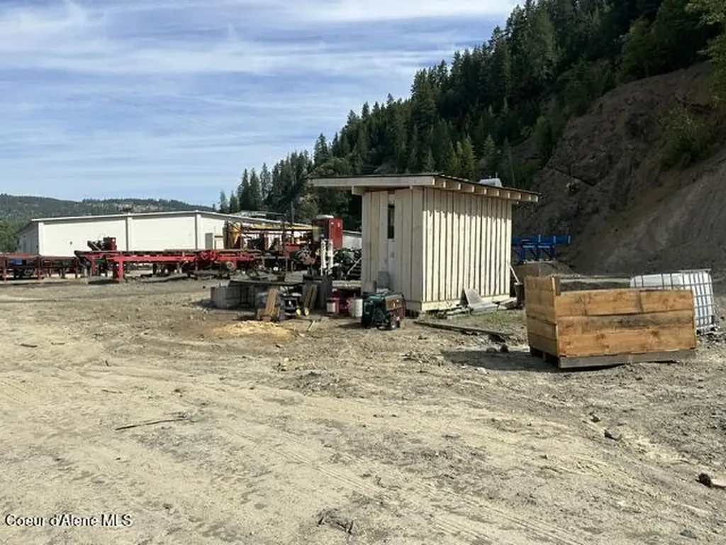 83895 S. State Highway 3 St. Maries ID 83861