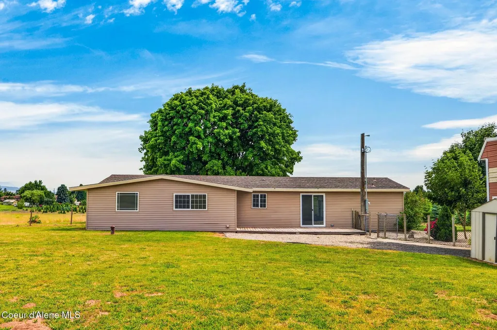 10215 E Day Mt Spokane Road Mead WA 99021