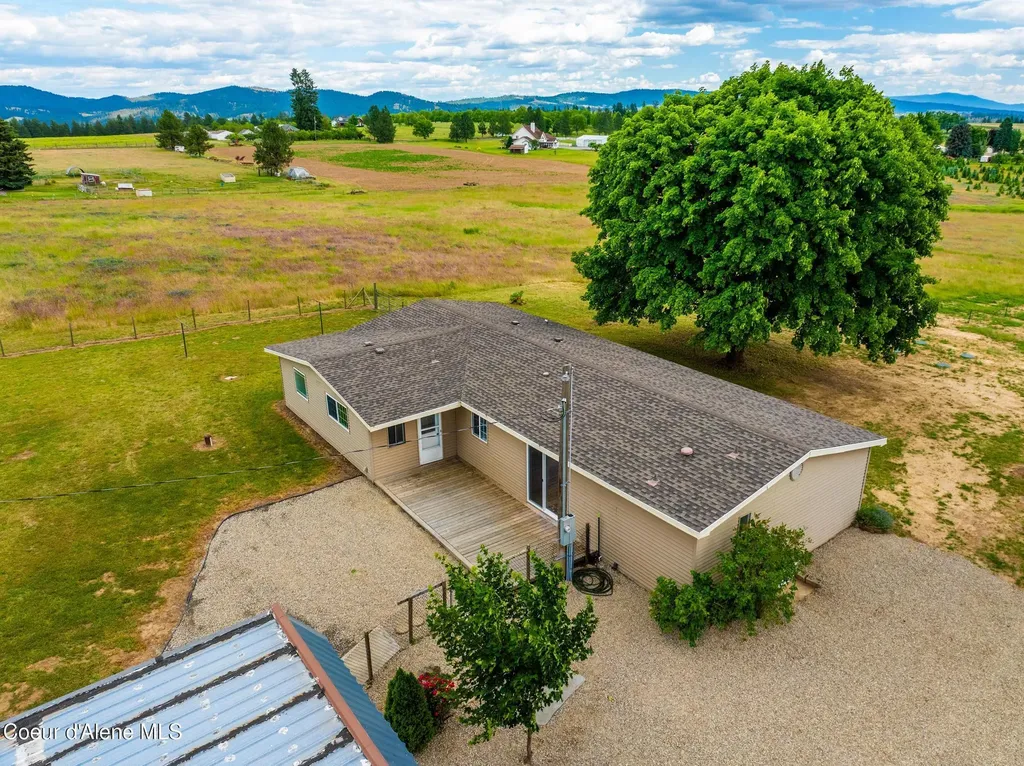 10215 E Day Mt Spokane Road Mead WA 99021