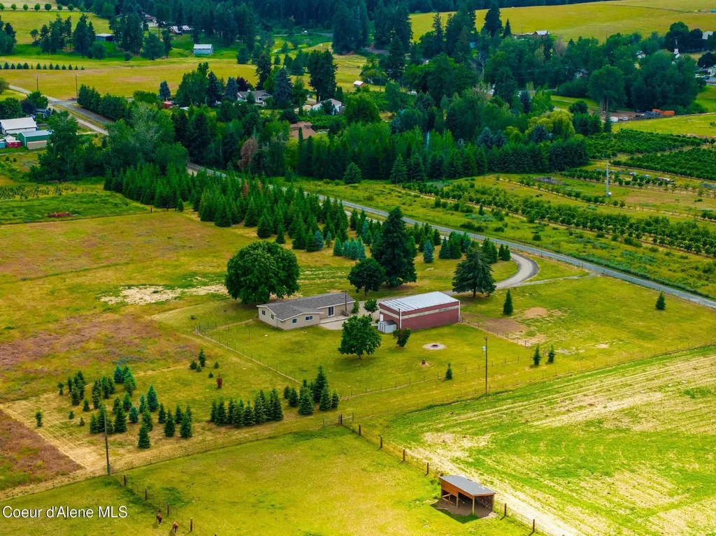 10215 E Day Mt Spokane Road Mead WA 99021