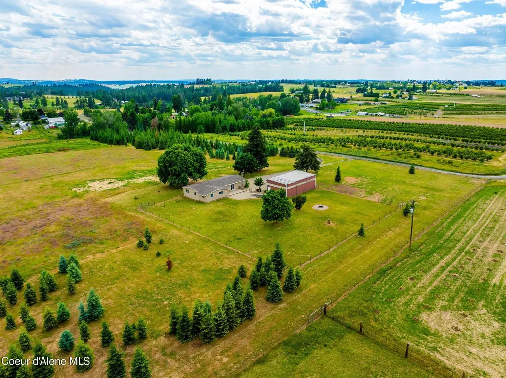 10215 E Day Mt Spokane Road Mead WA 99021