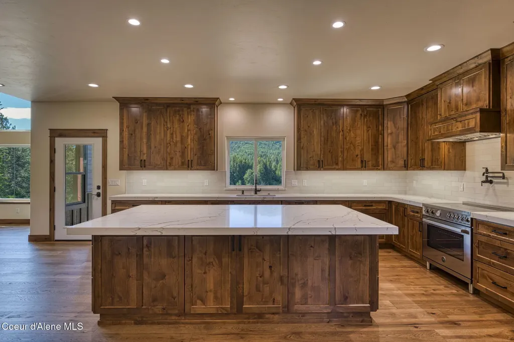 4450 Dufort Road Sagle ID 83860
