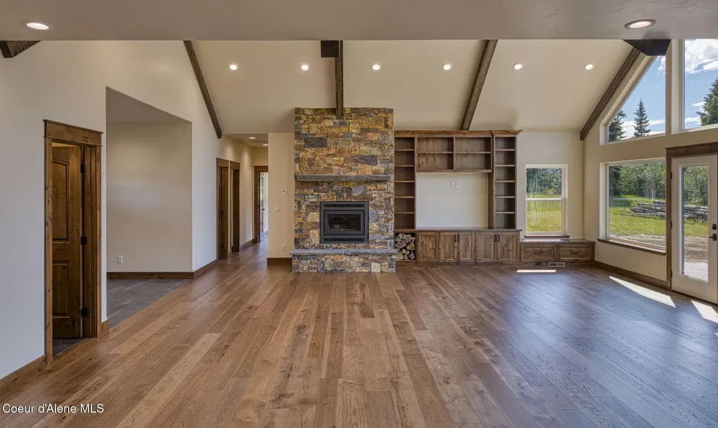 4450 Dufort Road Sagle ID 83860
