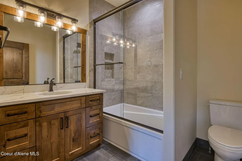 4450 Dufort Road Sagle ID 83860