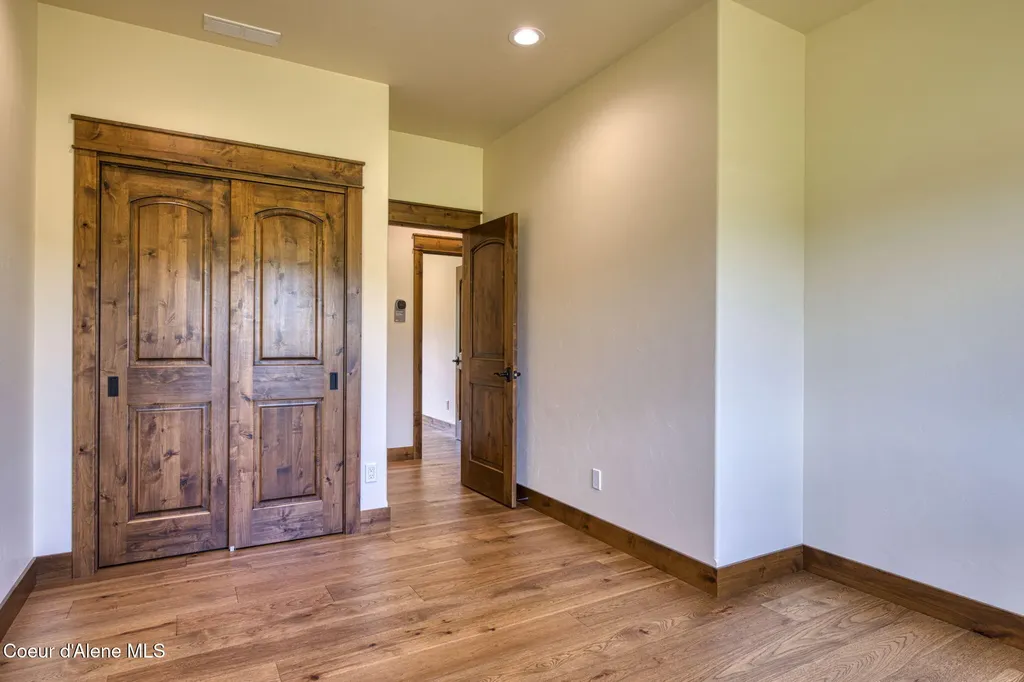 4450 Dufort Road Sagle ID 83860