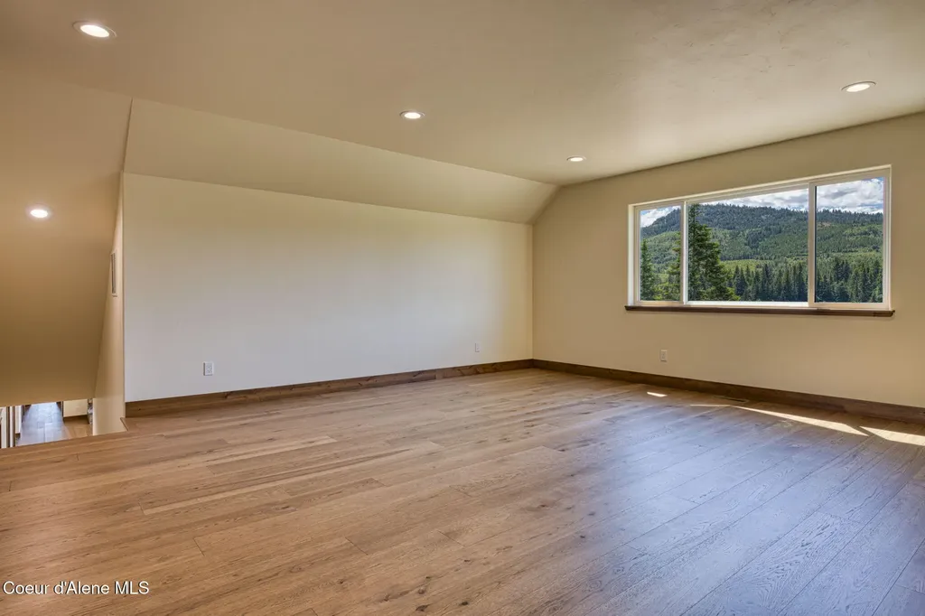 4450 Dufort Road Sagle ID 83860