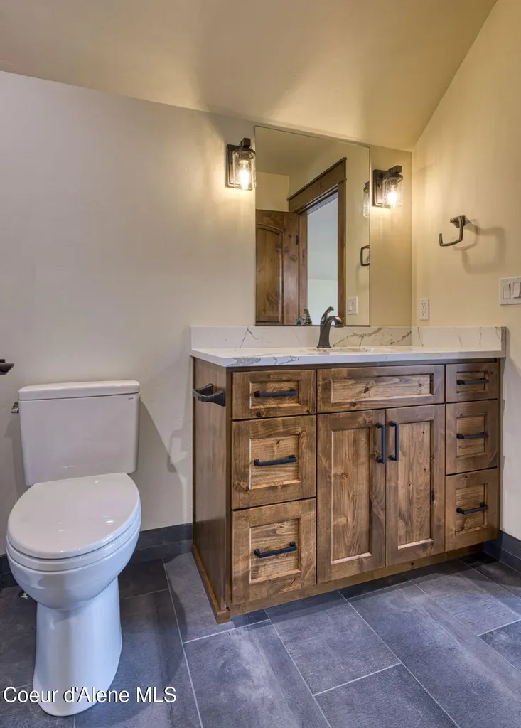 4450 Dufort Road Sagle ID 83860
