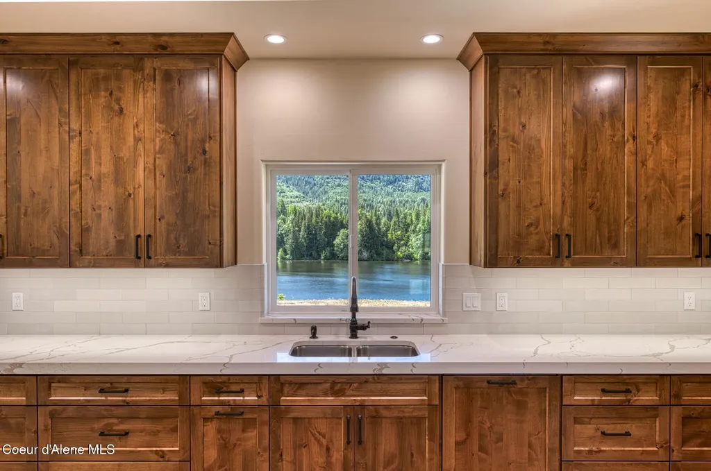 4450 Dufort Road Sagle ID 83860