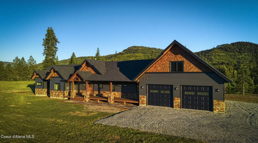 4450 Dufort Road Sagle ID 83860
