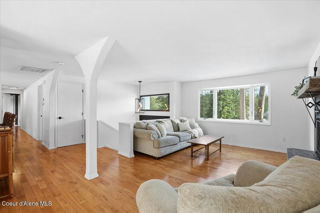12331 N Avondale Loop Hayden ID 83835