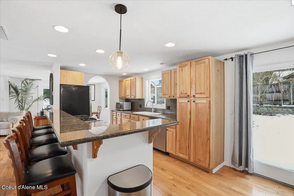 12331 N Avondale Loop Hayden ID 83835