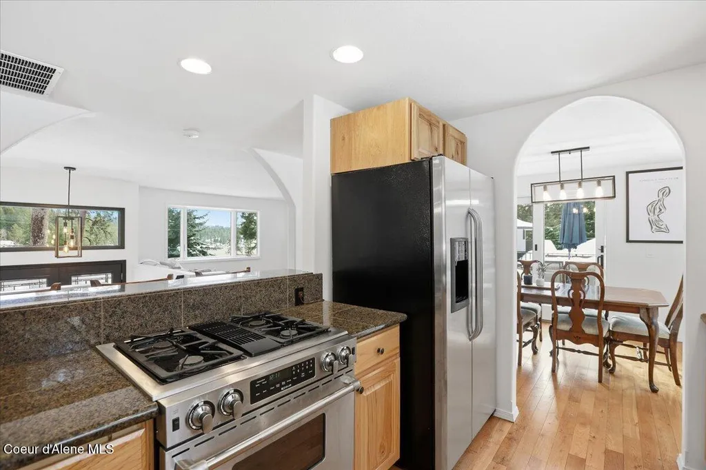 12331 N Avondale Loop Hayden ID 83835
