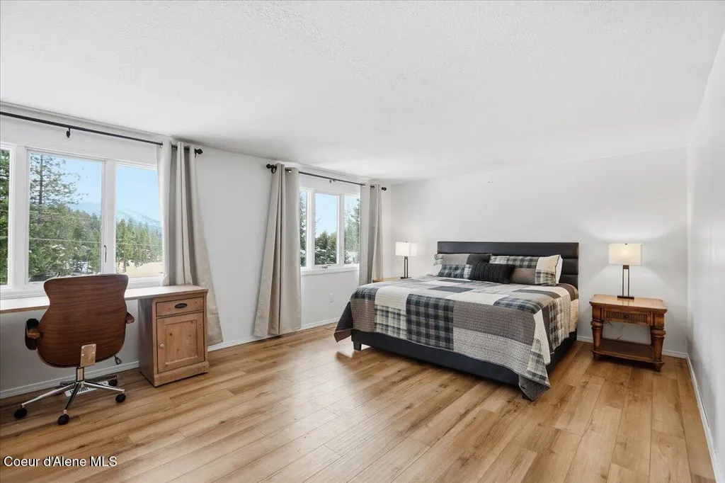 12331 N Avondale Loop Hayden ID 83835