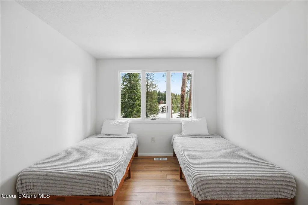 12331 N Avondale Loop Hayden ID 83835