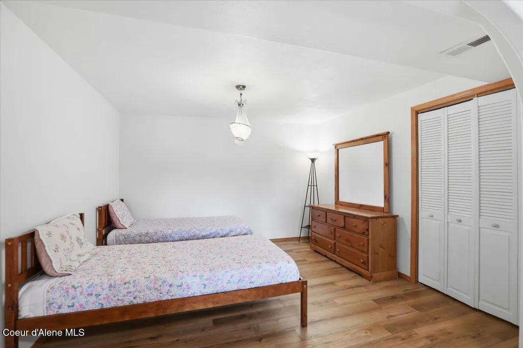 12331 N Avondale Loop Hayden ID 83835