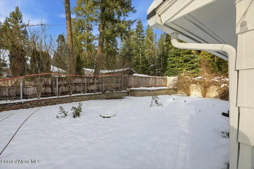 12331 N Avondale Loop Hayden ID 83835