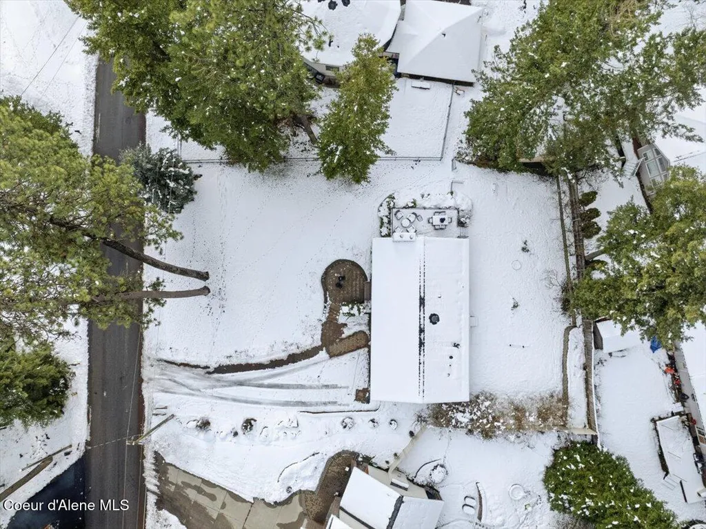 12331 N Avondale Loop Hayden ID 83835
