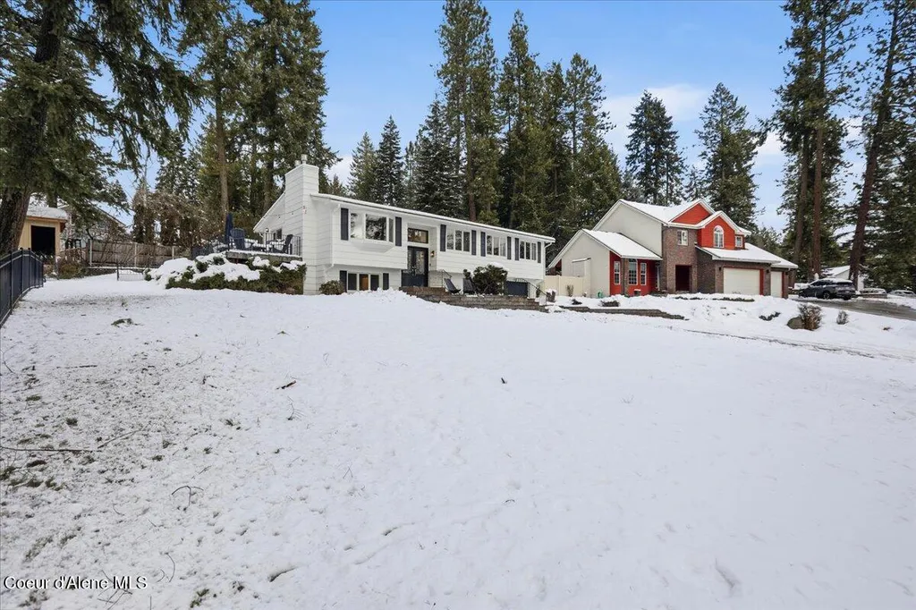 12331 N Avondale Loop Hayden ID 83835