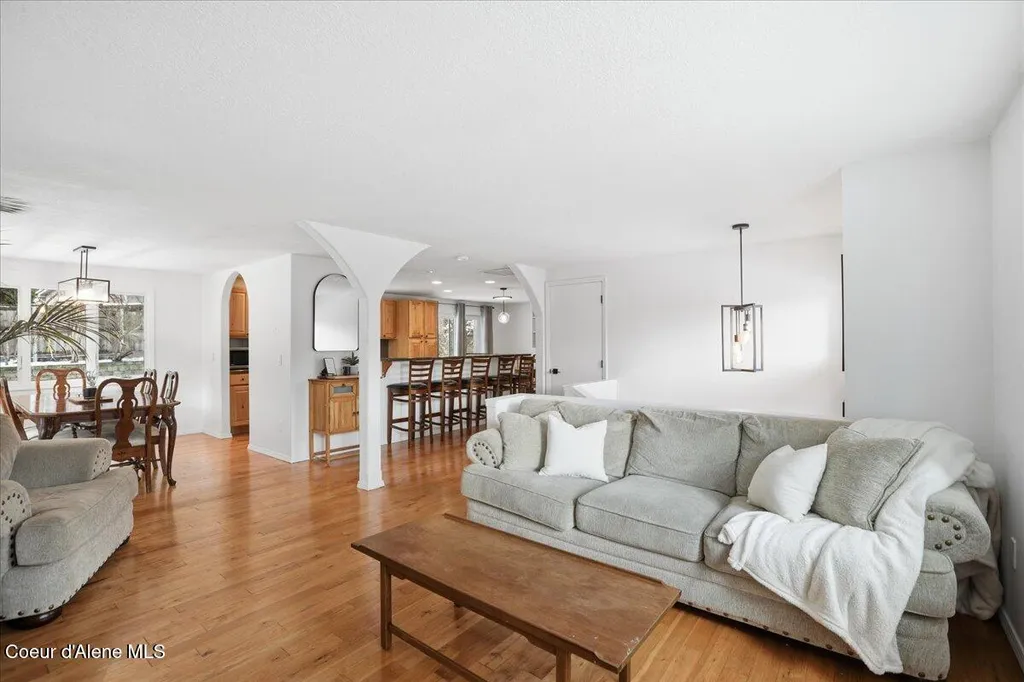 12331 N Avondale Loop Hayden ID 83835