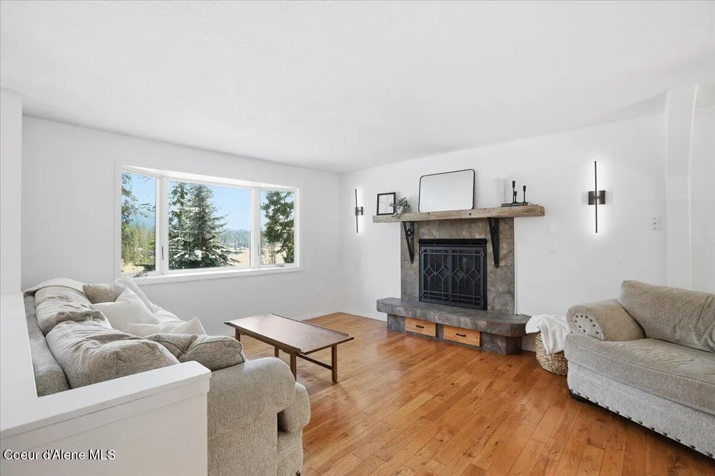 12331 N Avondale Loop Hayden ID 83835