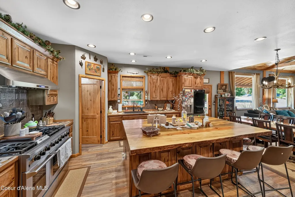 1124 Bugle Point Road St. Maries ID 83861