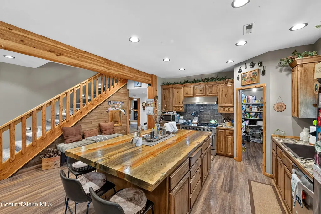 1124 Bugle Point Road St. Maries ID 83861