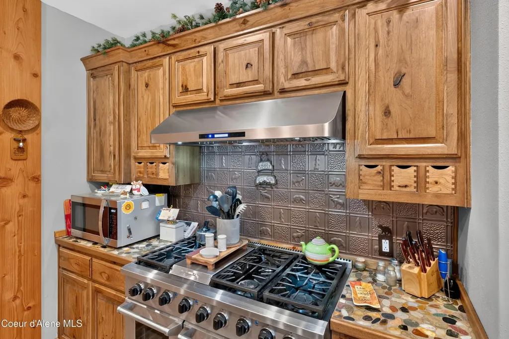 1124 Bugle Point Road St. Maries ID 83861