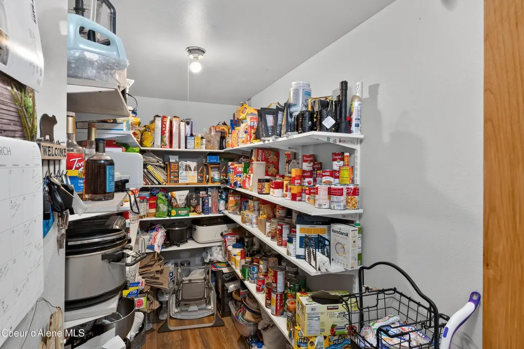 1124 Bugle Point Road St. Maries ID 83861