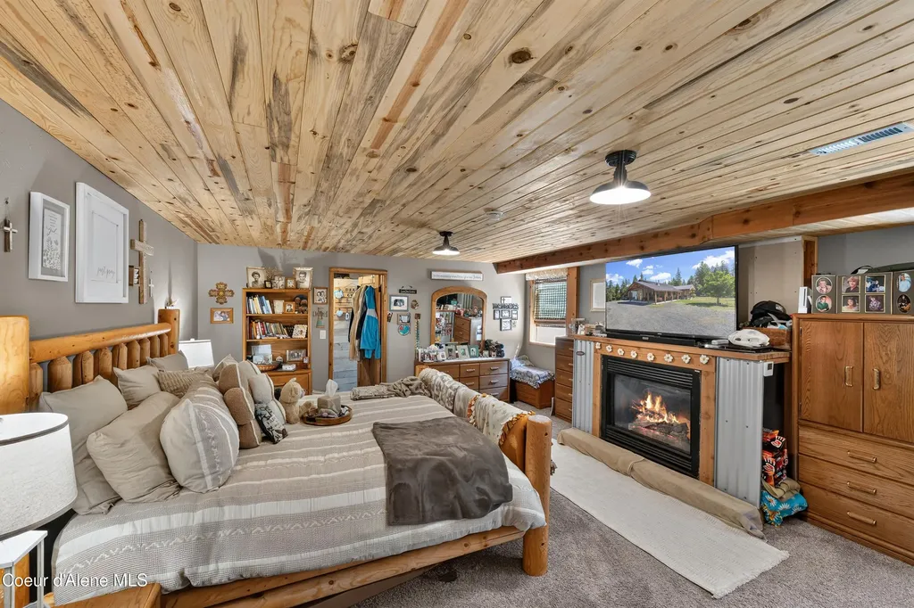 1124 Bugle Point Road St. Maries ID 83861