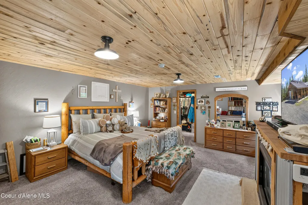 1124 Bugle Point Road St. Maries ID 83861