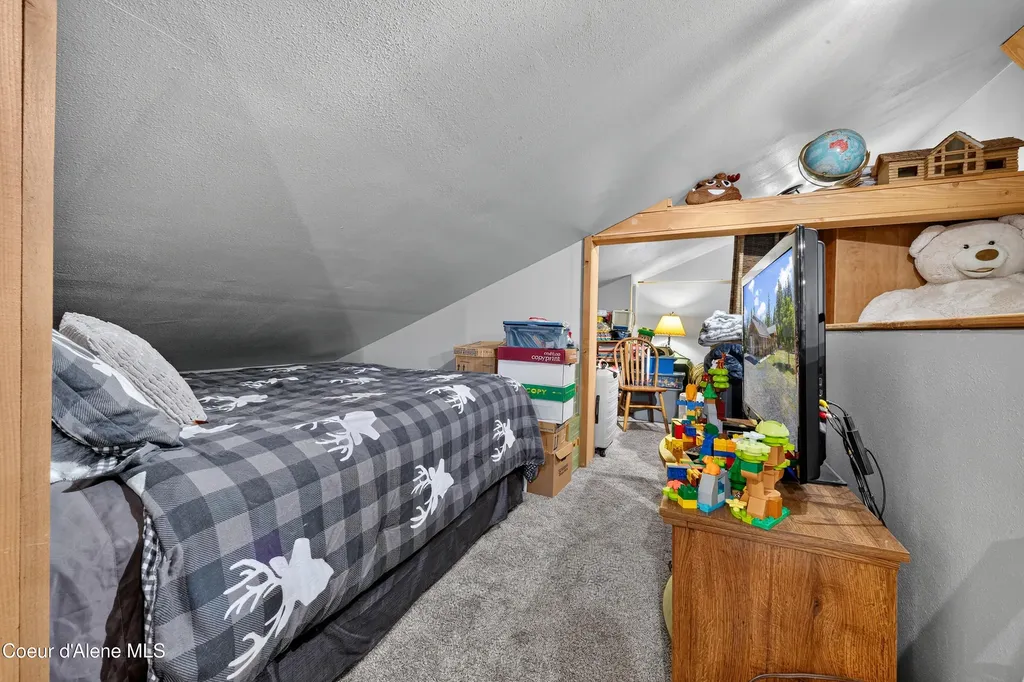 1124 Bugle Point Road St. Maries ID 83861