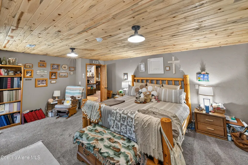 1124 Bugle Point Road St. Maries ID 83861