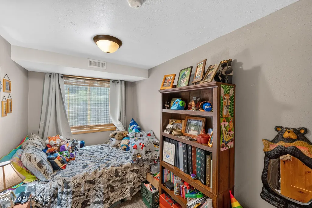 1124 Bugle Point Road St. Maries ID 83861