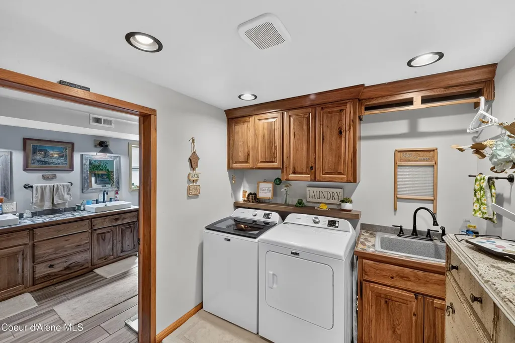 1124 Bugle Point Road St. Maries ID 83861