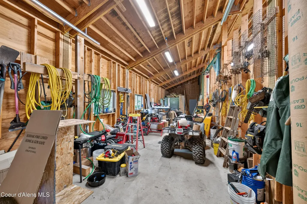 1124 Bugle Point Road St. Maries ID 83861