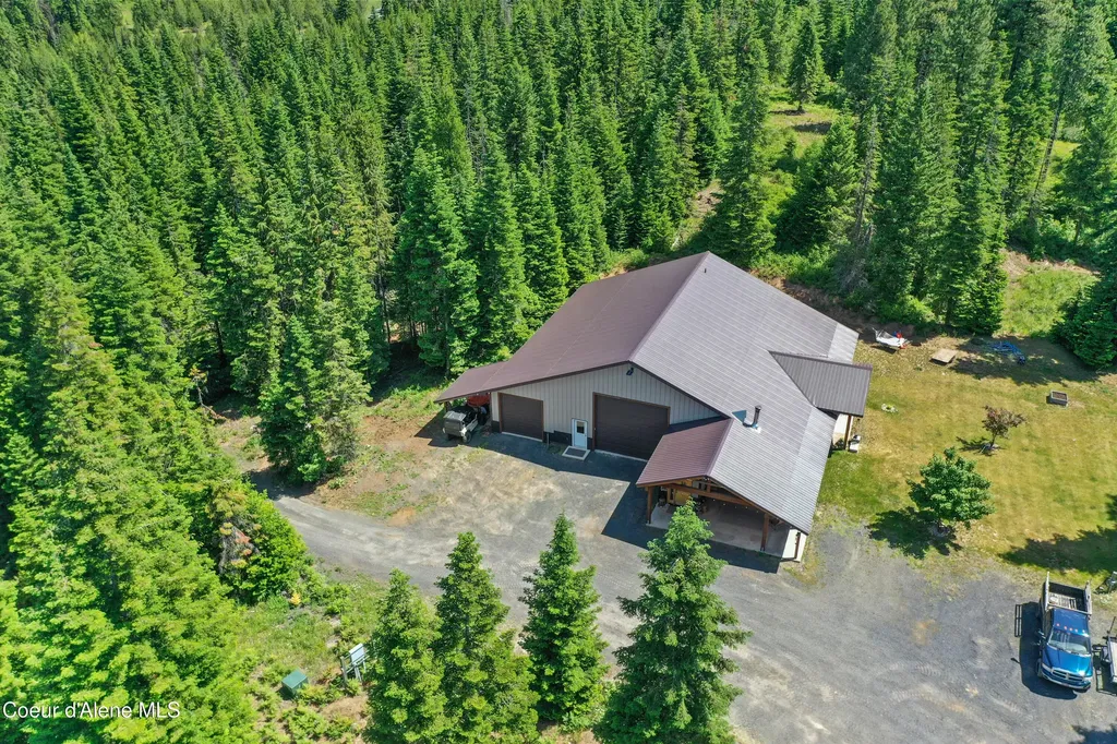 1124 Bugle Point Road St. Maries ID 83861