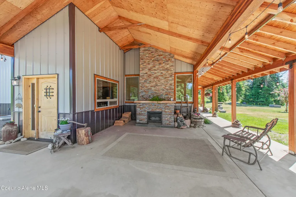 1124 Bugle Point Road St. Maries ID 83861