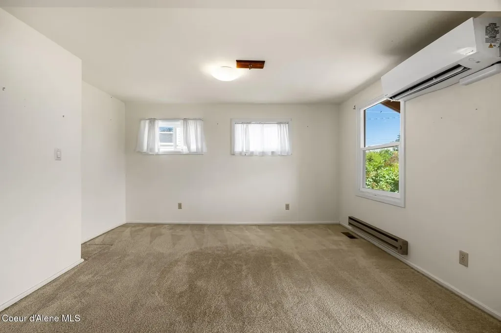 523 Big Hill Hope ID 83836