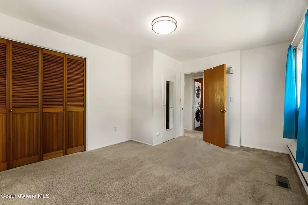 523 Big Hill Hope ID 83836