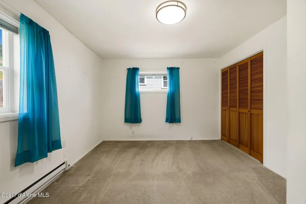 523 Big Hill Hope ID 83836