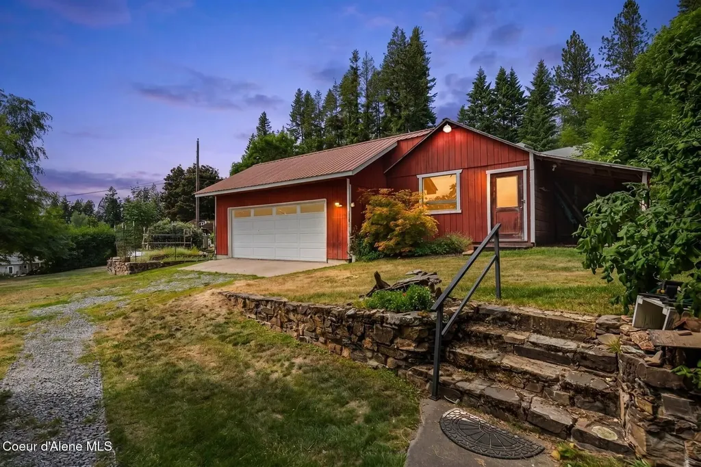 523 Big Hill Hope ID 83836