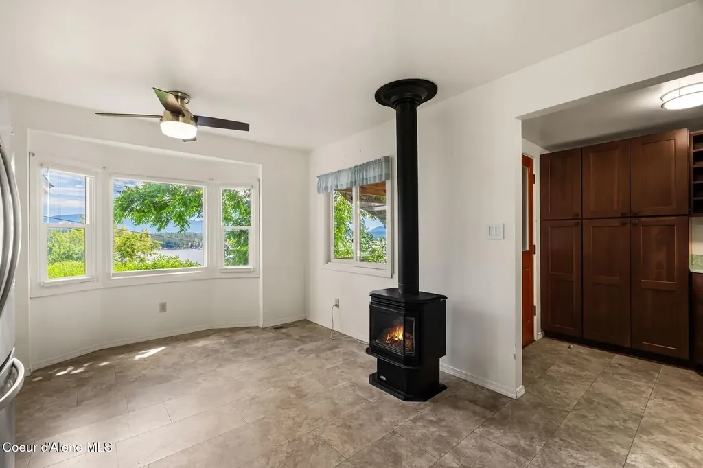 523 Big Hill Hope ID 83836