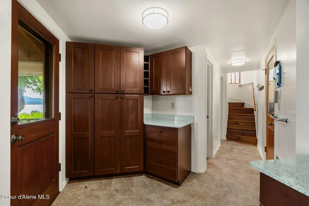 523 Big Hill Hope ID 83836